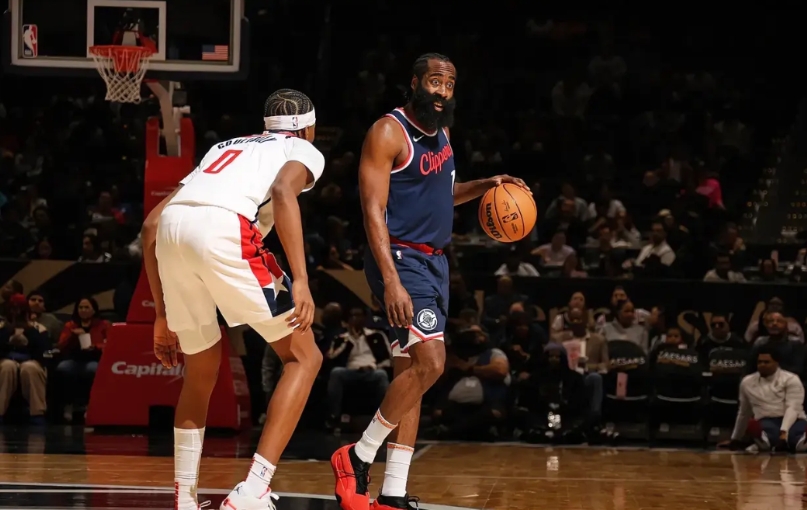 快船大胜凯尔特人，继续不败