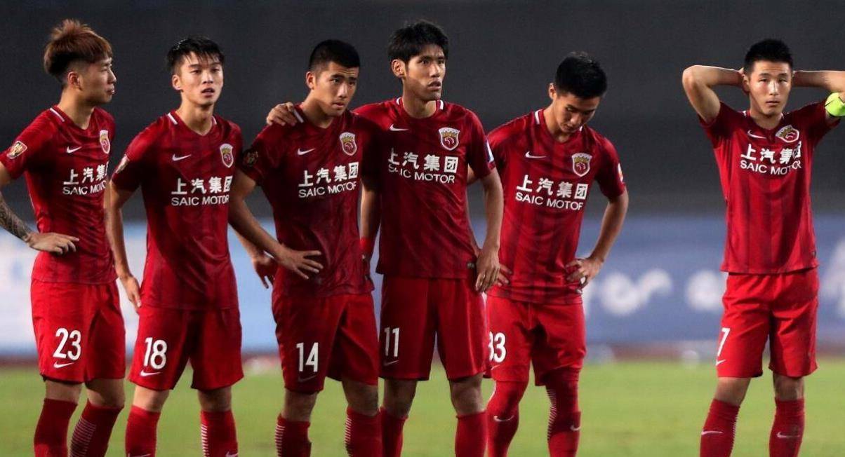 包含上港迎战富力——顶级强队交锋热血飙战的词条