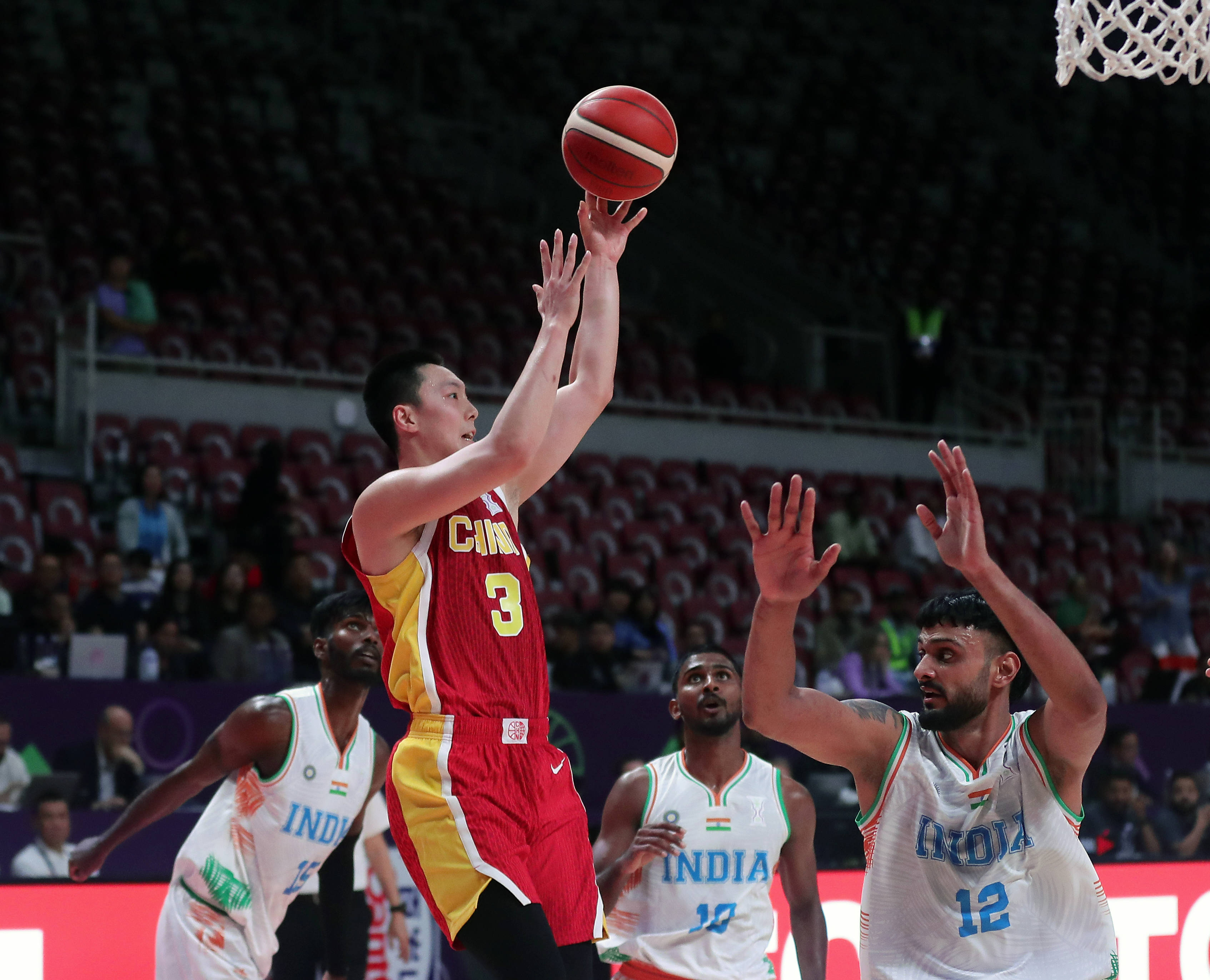 包含篮球亚洲杯男篮小组赛打响，各队争霸的词条