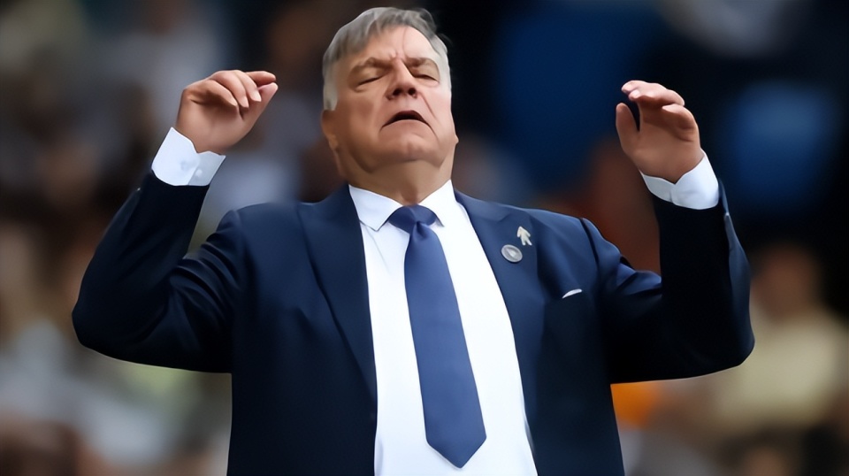 包含萨拉戈萨主帅下课，保级斗争艰难的词条