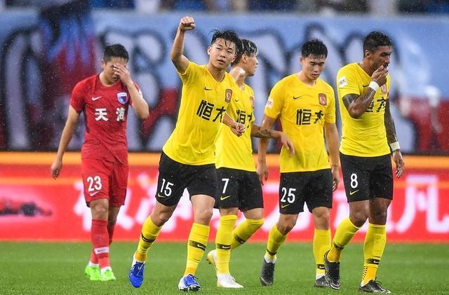 包含深圳卓尔赢球在望，争夺中超积分榜前列的词条