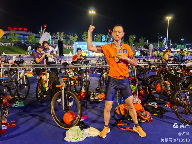 铁人三项强者逆袭，夺得冠军荣誉