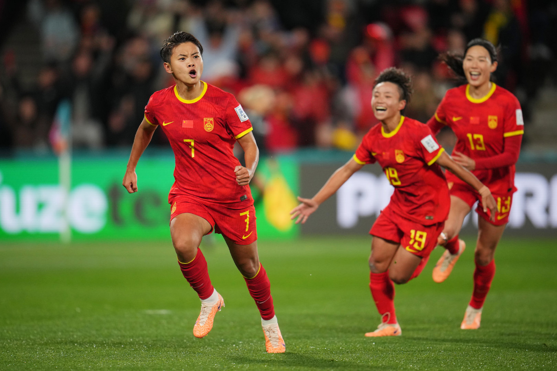 令人振奋的比赛,女足队员们尽展雄心的简单介绍 令人振奋的比赛,女足队员们尽展雄心的简单介绍